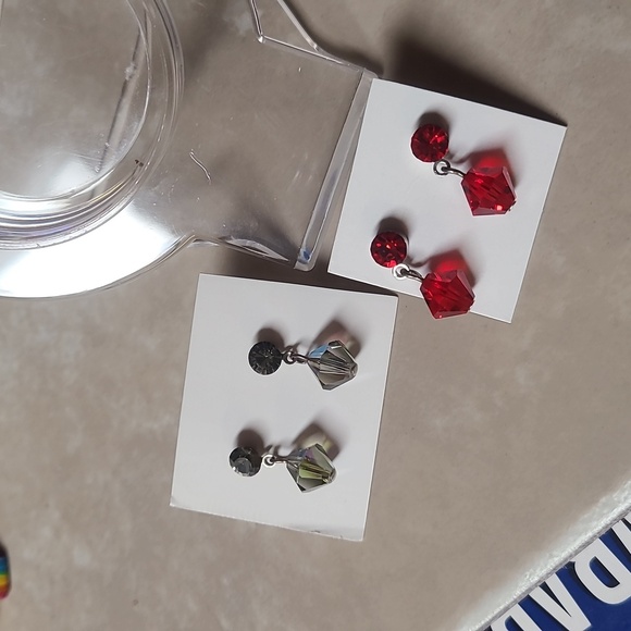 Elegant Red and green clear crystal aurora beads Earrings - Picture 15 of 17